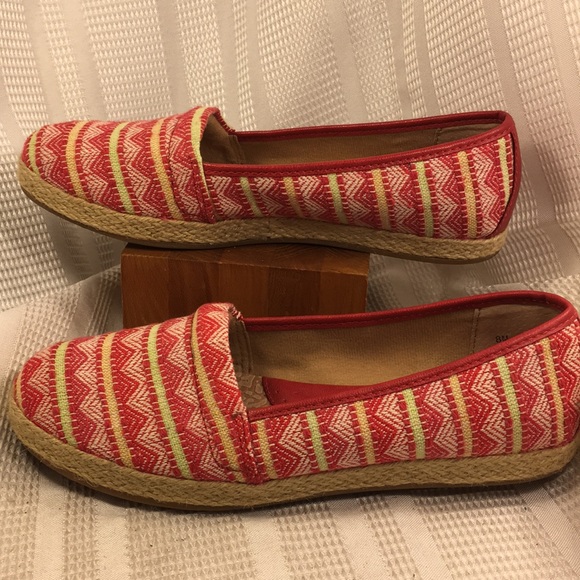 BOC fabric loafers almost new, worn once, EUC - Picture 3 of 8